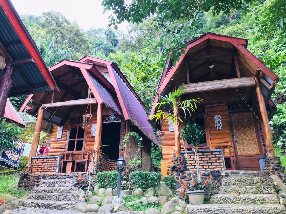 Lucky Bamboo'Bungalows-Resto And Orangutan Jungle Trekking Tours Bukit Lawang Exteriér fotografie