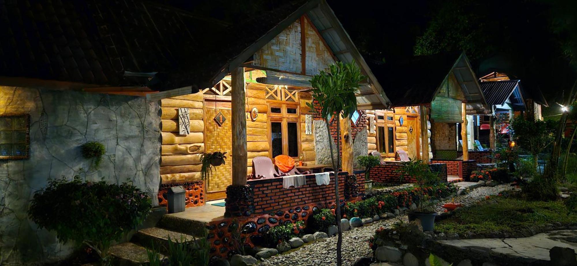 Lucky Bamboo'Bungalows-Resto And Orangutan Jungle Trekking Tours Bukit Lawang Exteriér fotografie